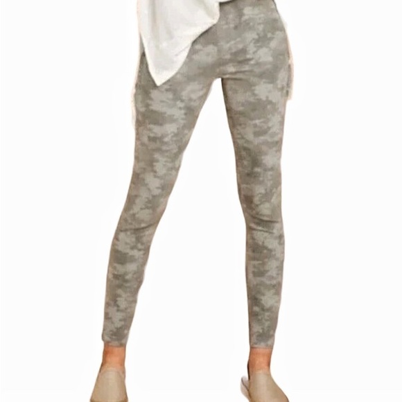 SPANX Jean-Ish Leggings Size S Ankle Camo Green High Rise Slimming Smoothing - Picture 1 of 11